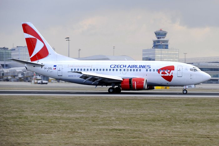 csa-_boeing_737-55s-_ok-dgl